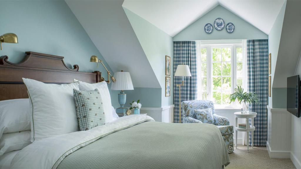Tavern Suite Bedroom
