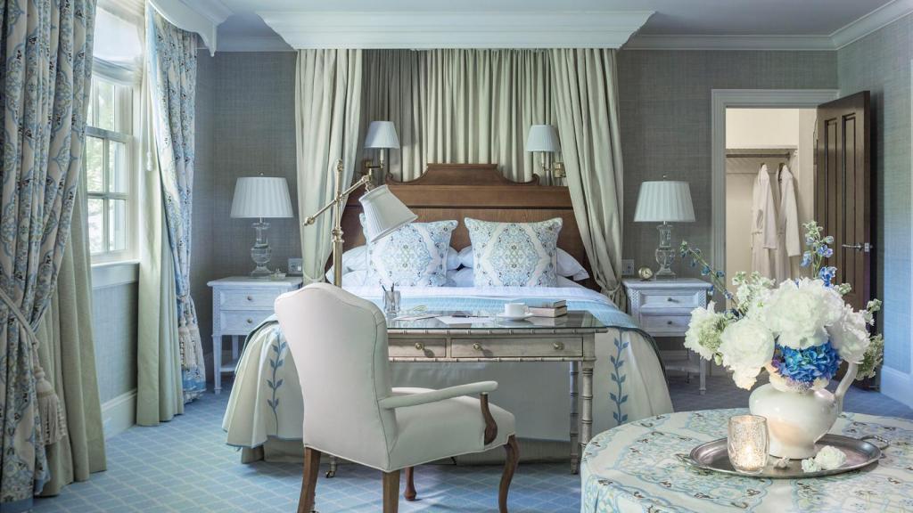 Mary Suite 2