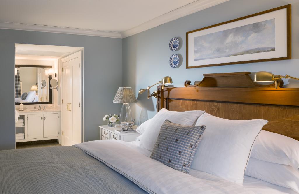 Arthur Wilder Suite bed