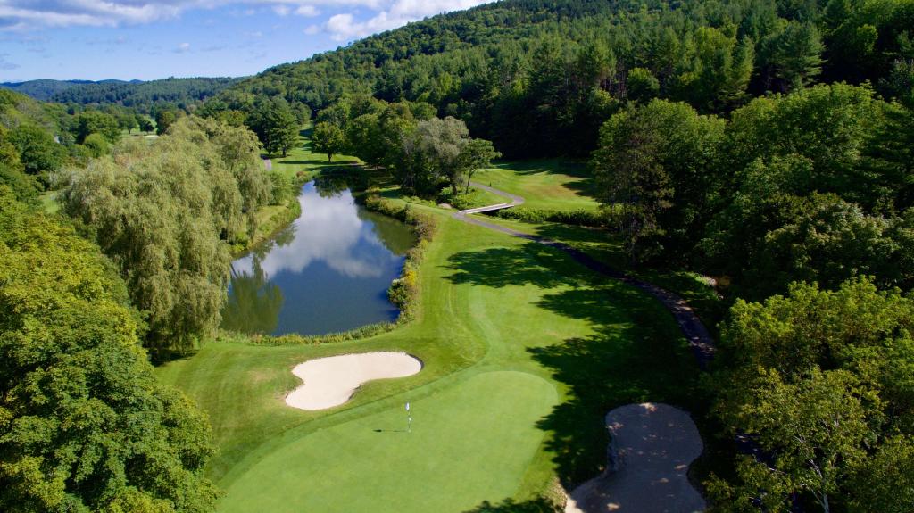 water feature golf
