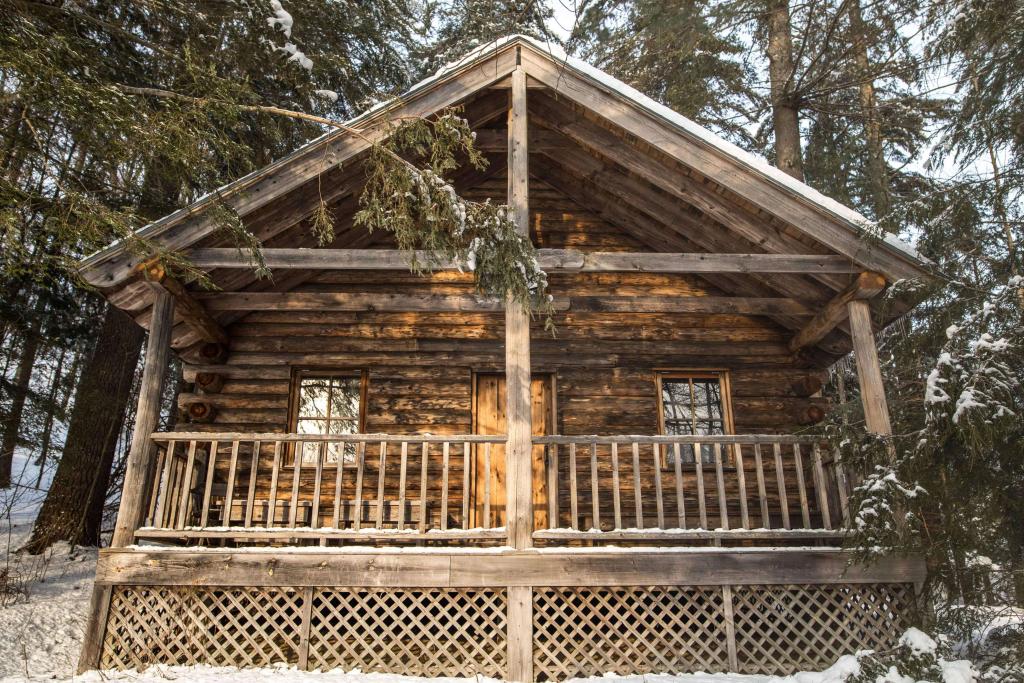 Mt. Tom Cabin