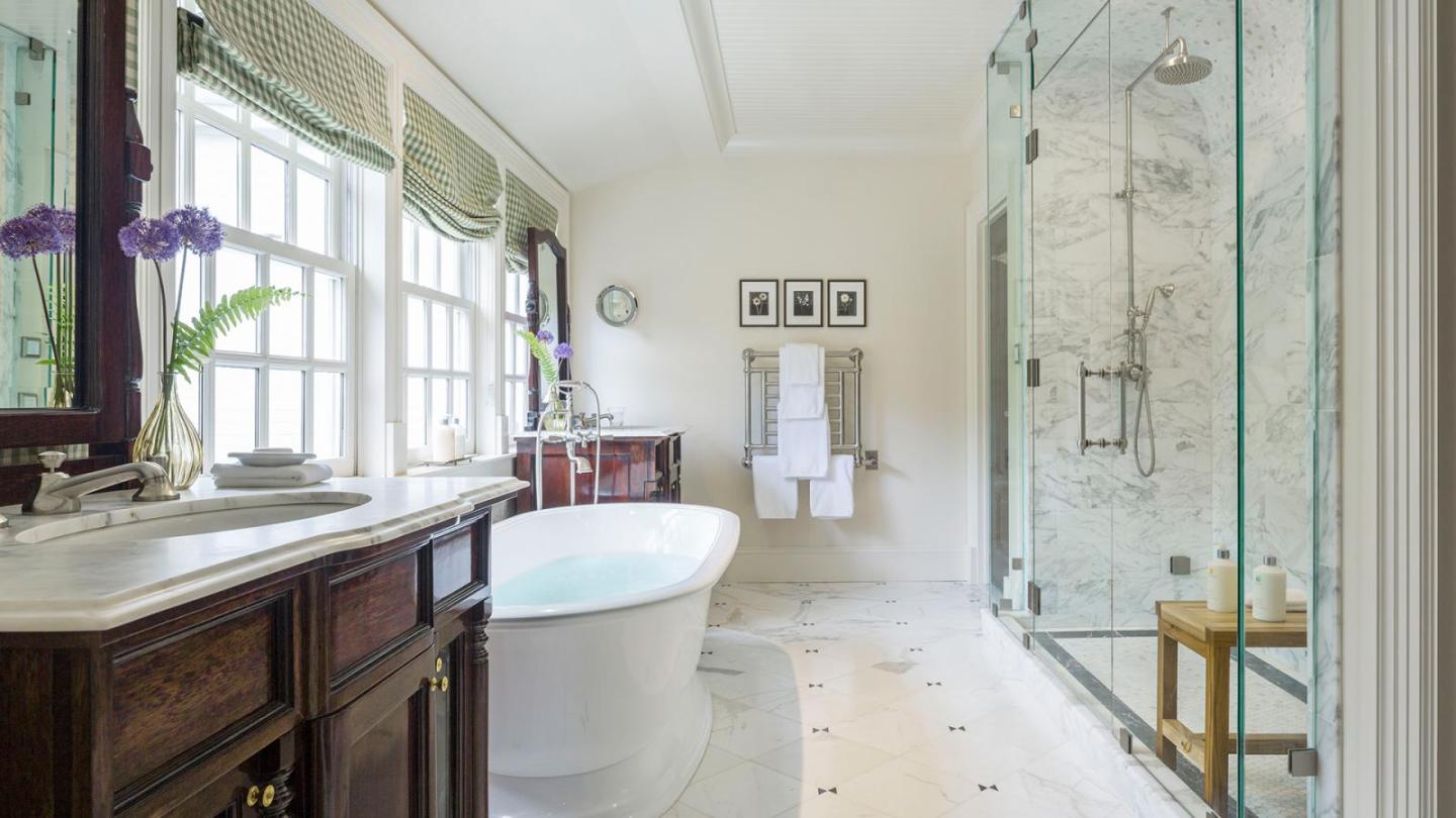 Laurance Suite Bathroom 