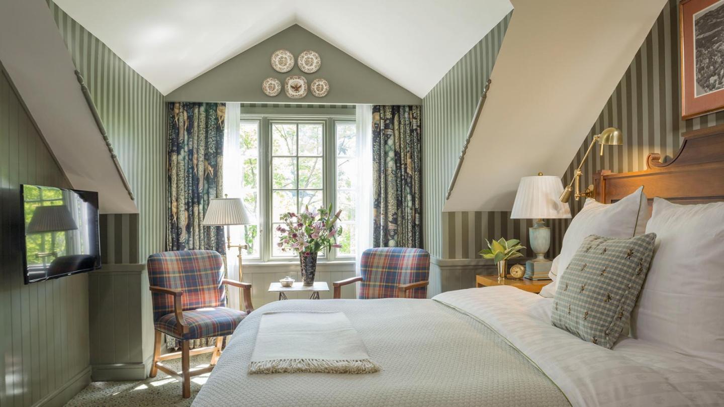 Laurance's Study Bedroom