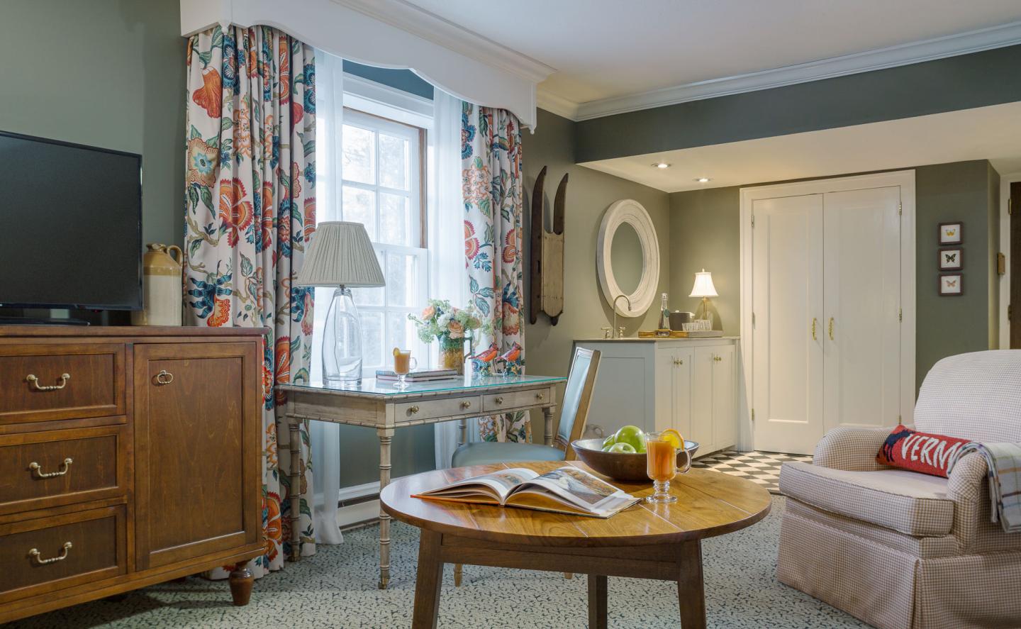 The Seasons Collection Room