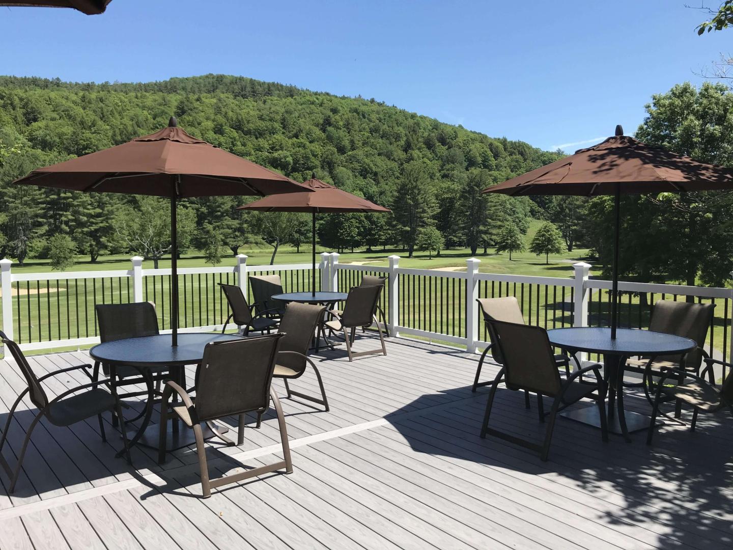 golf course outdoor dining