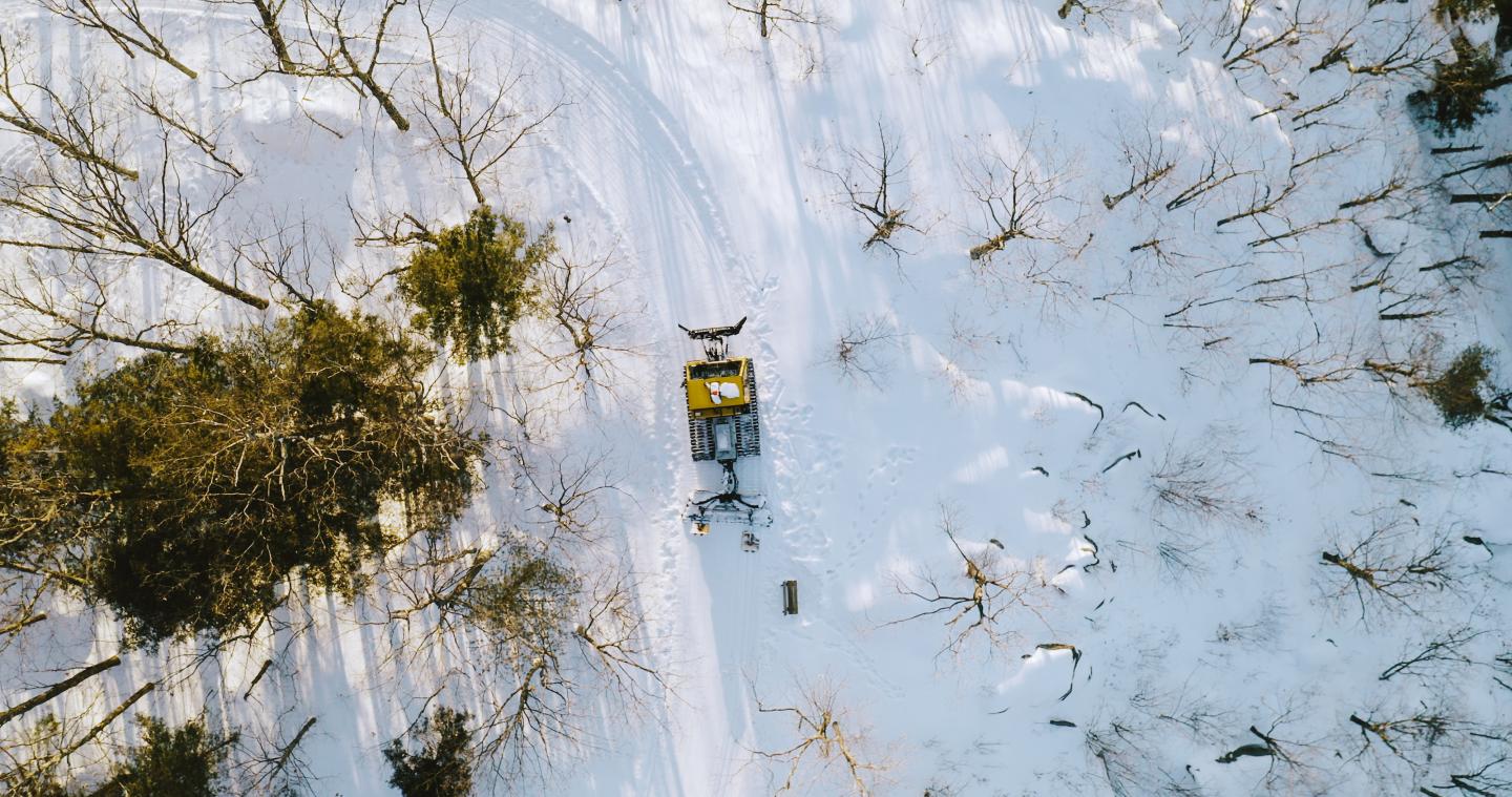 Groomer on Mt Tom trails