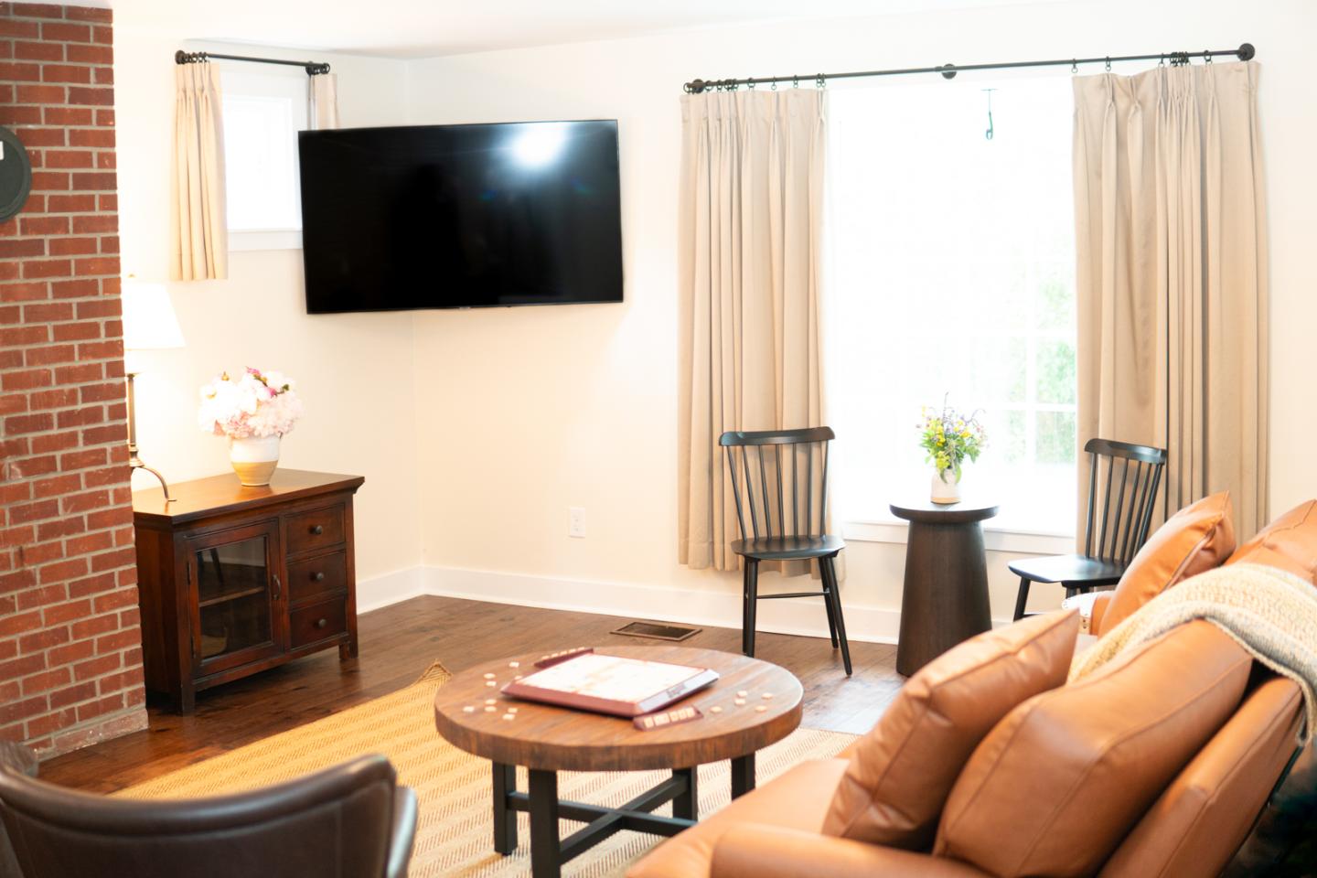 Morgan House Family Room TV