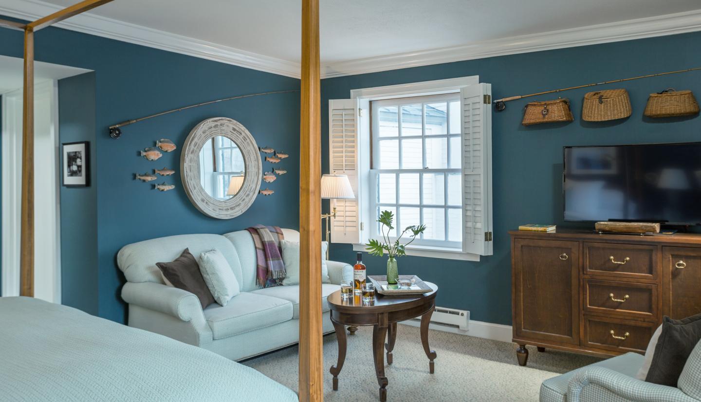 Adventurous Escape: The Angler Collection Room