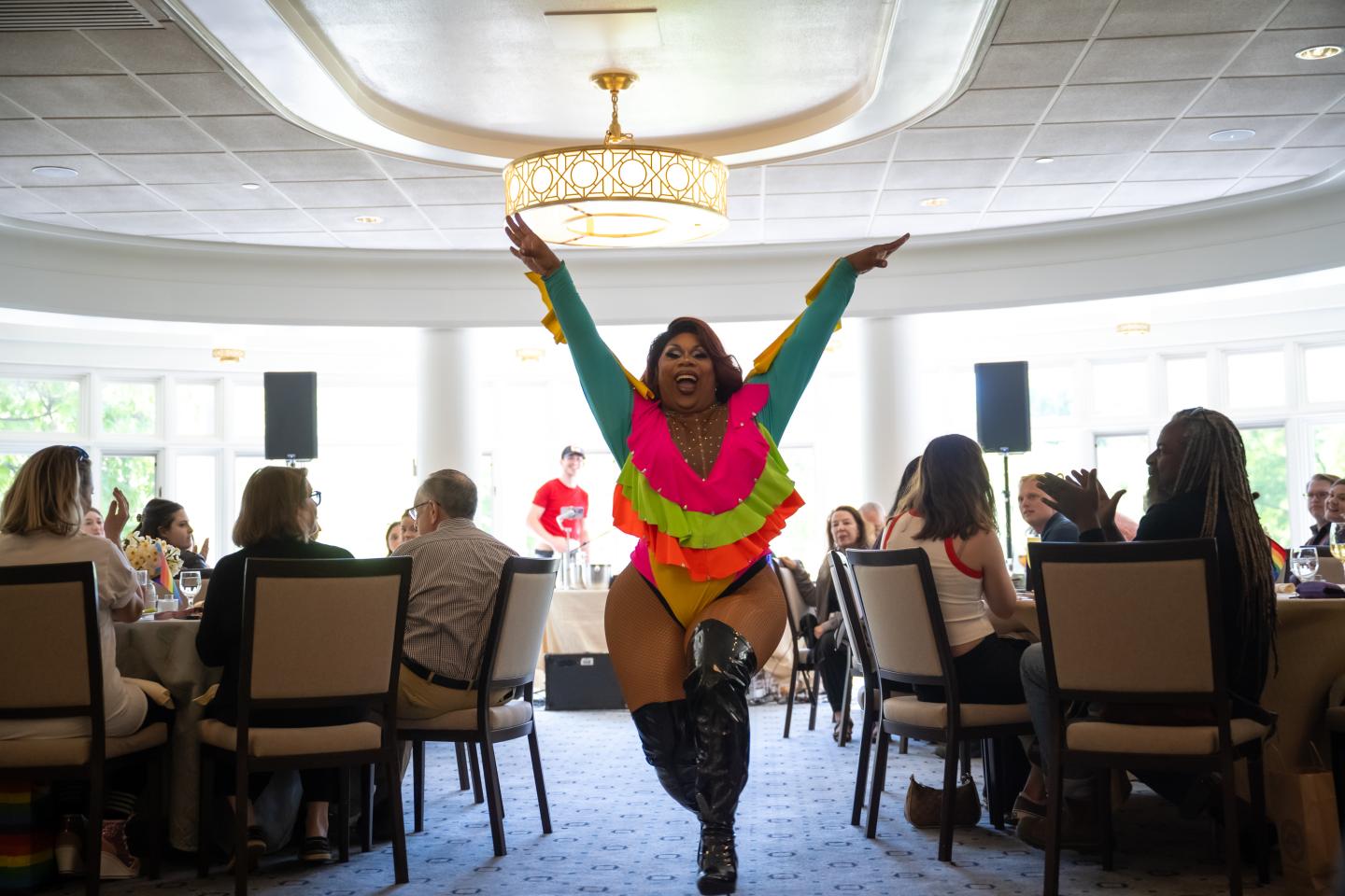 Drag Queen Saiyohni Gray